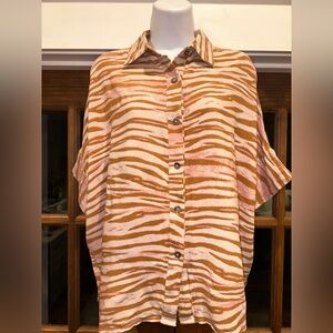 Entro‎ Oversized Boutique Cuff Sleeve Animal Print Button Down Top